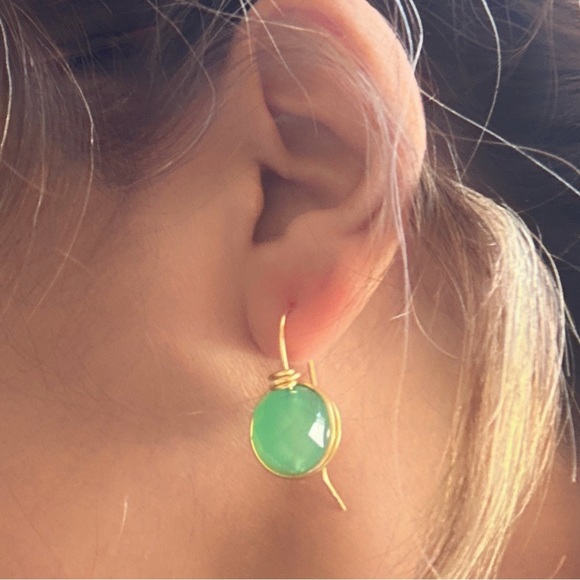 Green Aventurine faceted statement dangle and chunky gold earrings - Picture 2 of 6